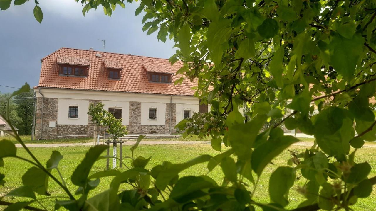 KornaticeKorn-Hof公寓式酒店 外观 照片